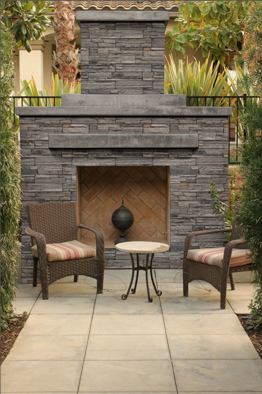 Terrado Collection Denali Gray Stacked Stone Flats