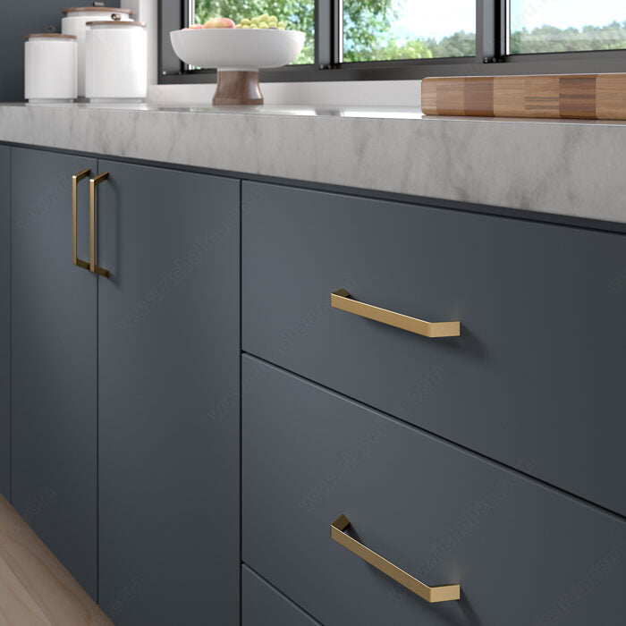 Poignée en métal 160 mm (8/32) Richelieu