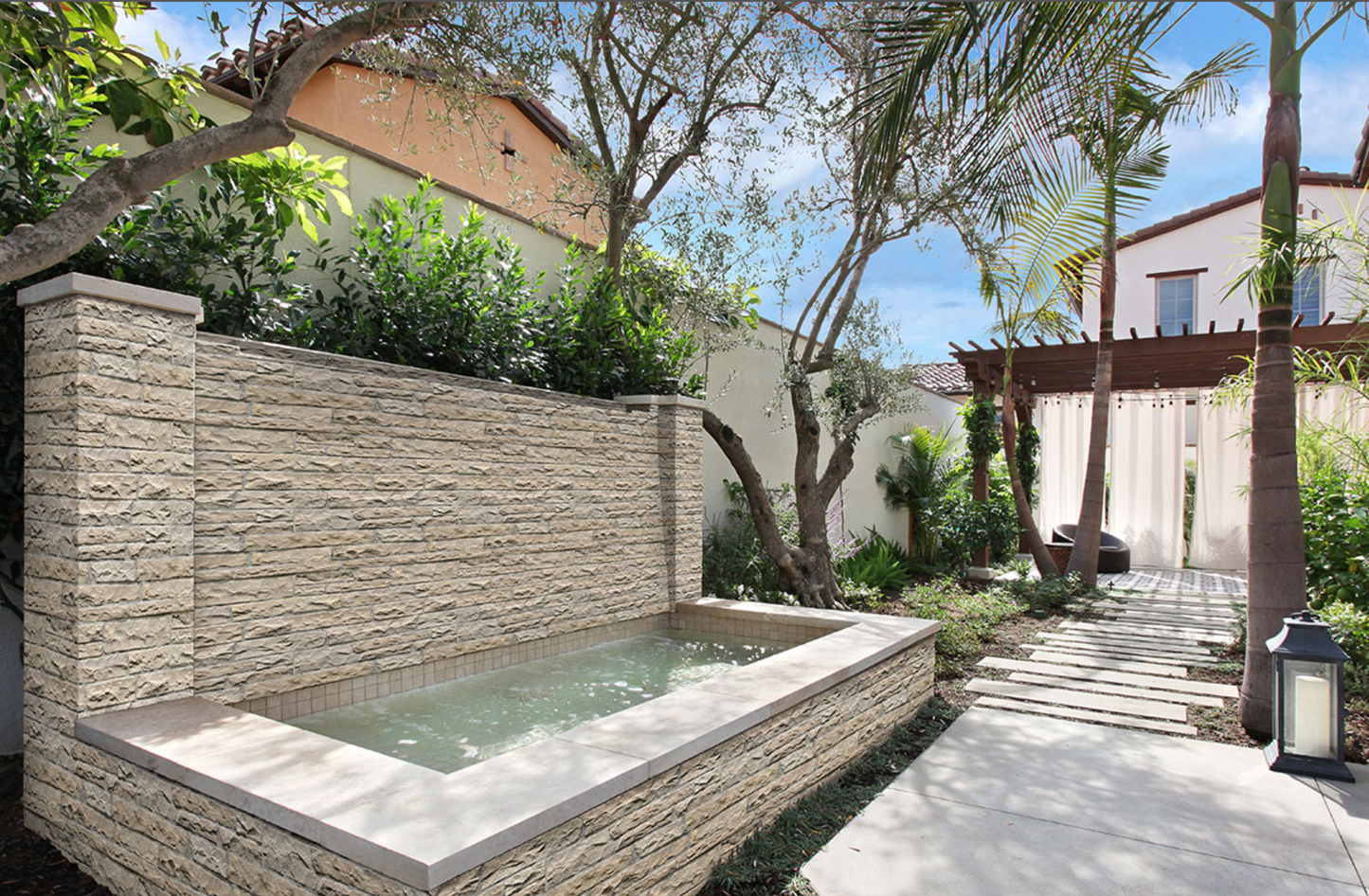 Rockmount Stone Veneers Collection Fossil Rustic Ledgestone (modules plats)
